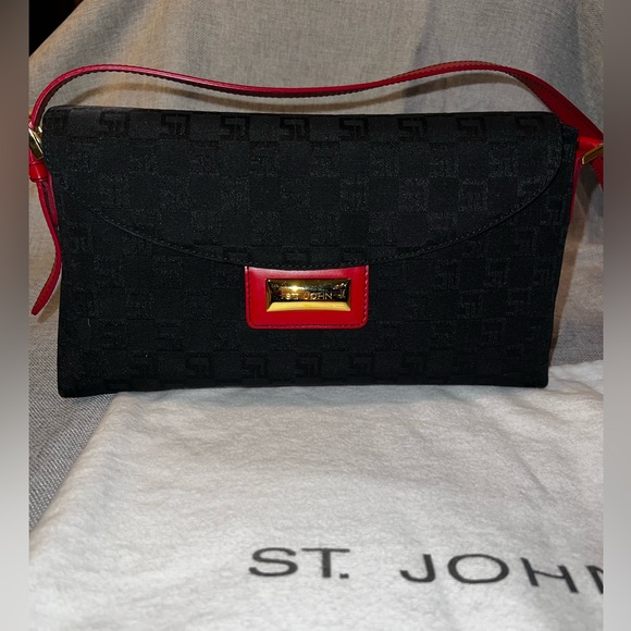 Classic St. John Red Leather and Logo Print Shoulder Bag - Picture 3 of 8